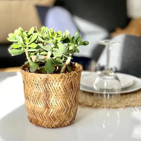 Boho Apartment: Netflix + Balcony + Bathtub Essen Extérieur photo