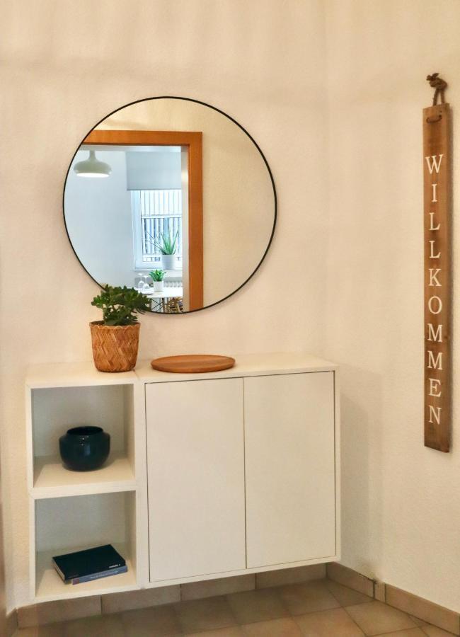 Boho Apartment: Netflix + Balcony + Bathtub Apartment *